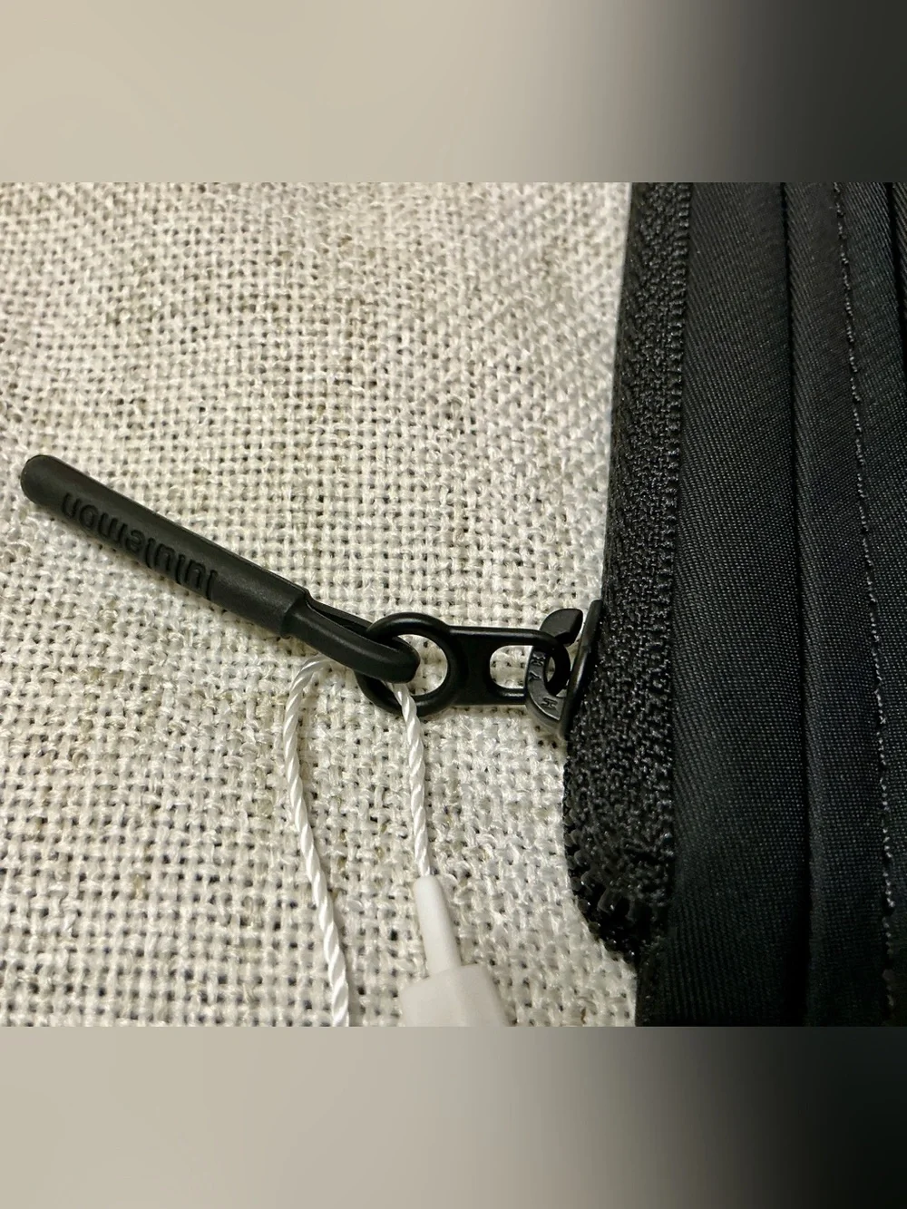 Lululemon True Identity Card Case Black Zip Water Repellent Wallet NWT